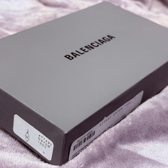 BALENCIAGA - HOTEL ROOM KEYCHAIN - BLACK/GOLD - Picture 6 of 6